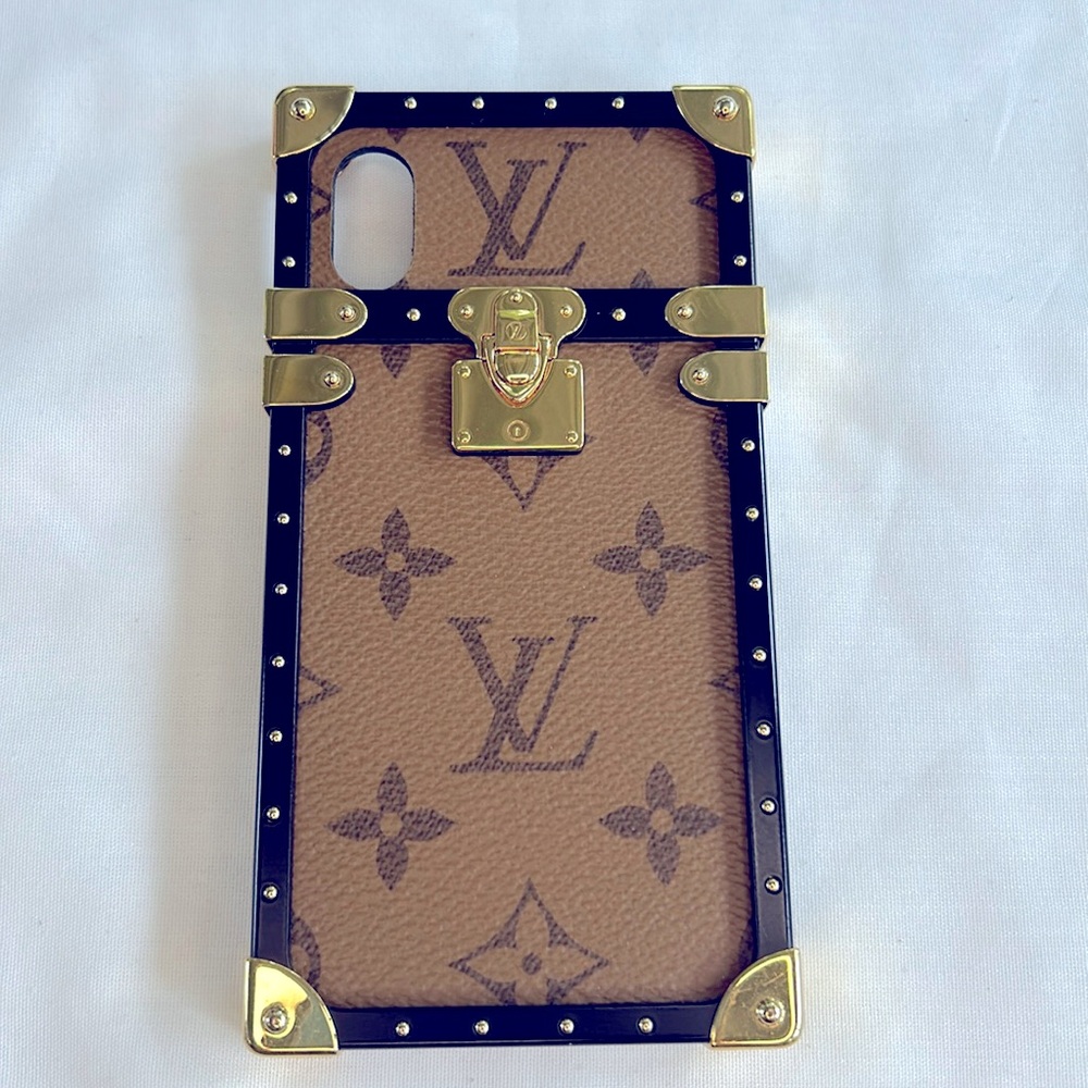 Louis Vuitton Trunk Reverse Monogram IPhone X Phone Case With Strap